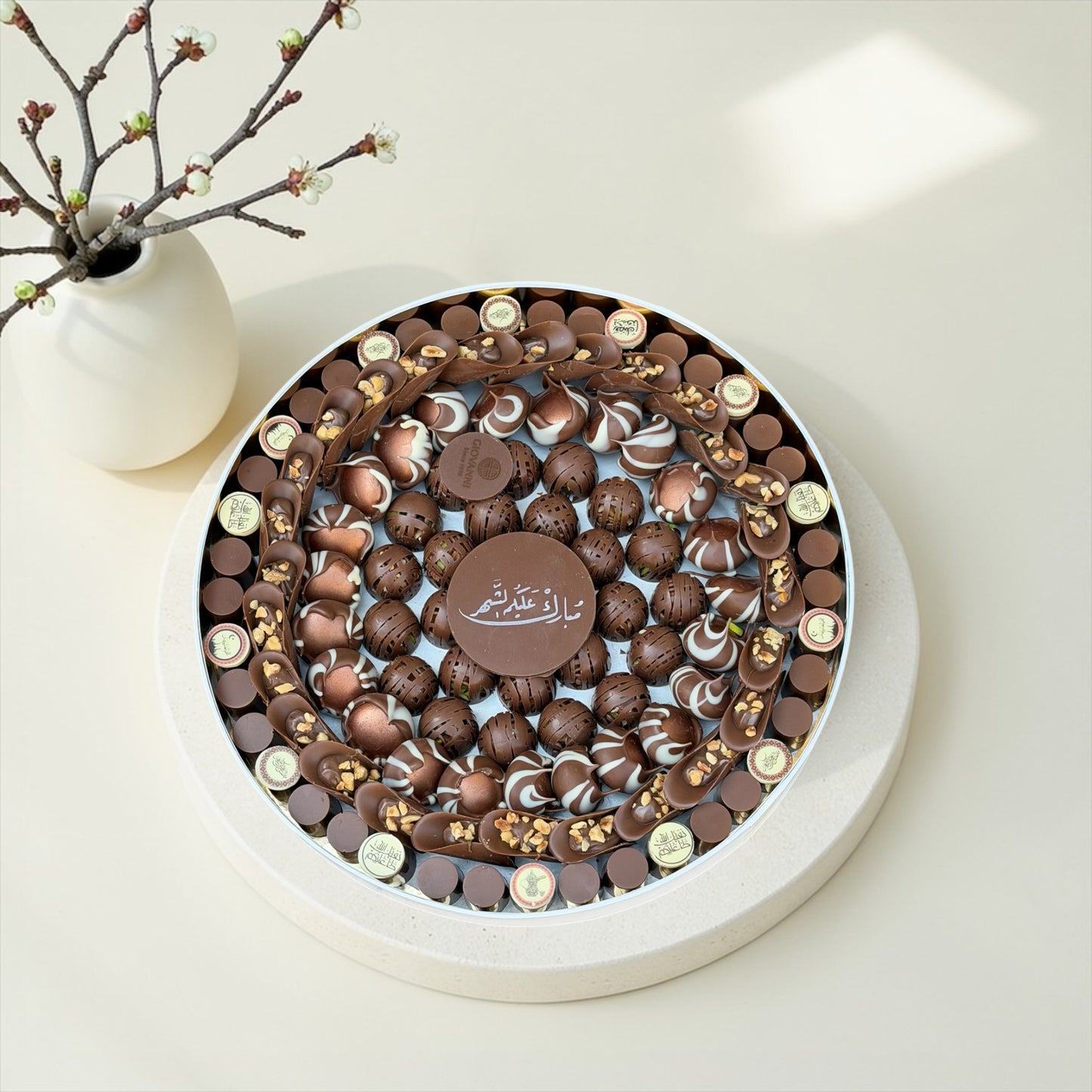 Luxury Round Chocolate Box – Taco, Volcano and Chocolate Bomb بوكس شوكليت دائري فاخر – تاكو وفلكانو وشوكليت بامب