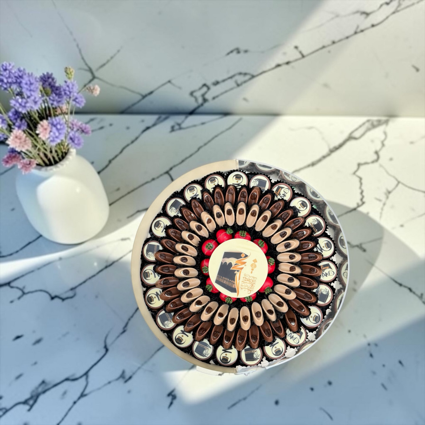 Giovanni Luxury Acrylic Platter with Signature Belgian Chocolate – Hajj Collection