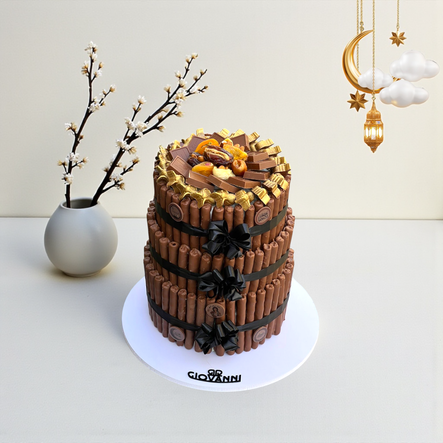 Three-Tier Fine Fair Pyramid with Apricots, Figs & Prunes هرم فاين فير 3 طوابق مع مشمش وتين وقراصية