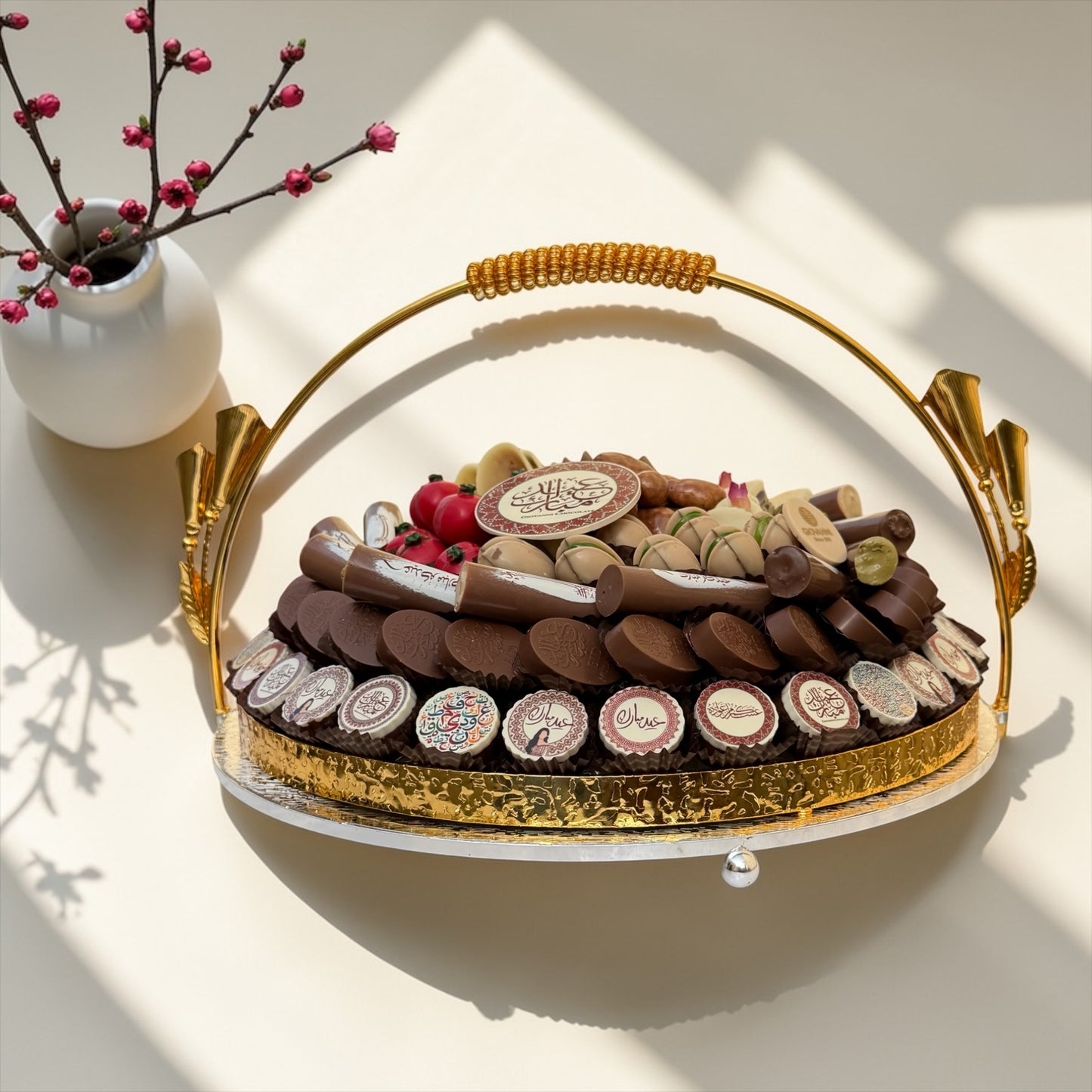 Luxury Belgian Chocolate Golden Platter | صحن ذهبي فاخر مع تشكيلة شوكليت بلجيكي