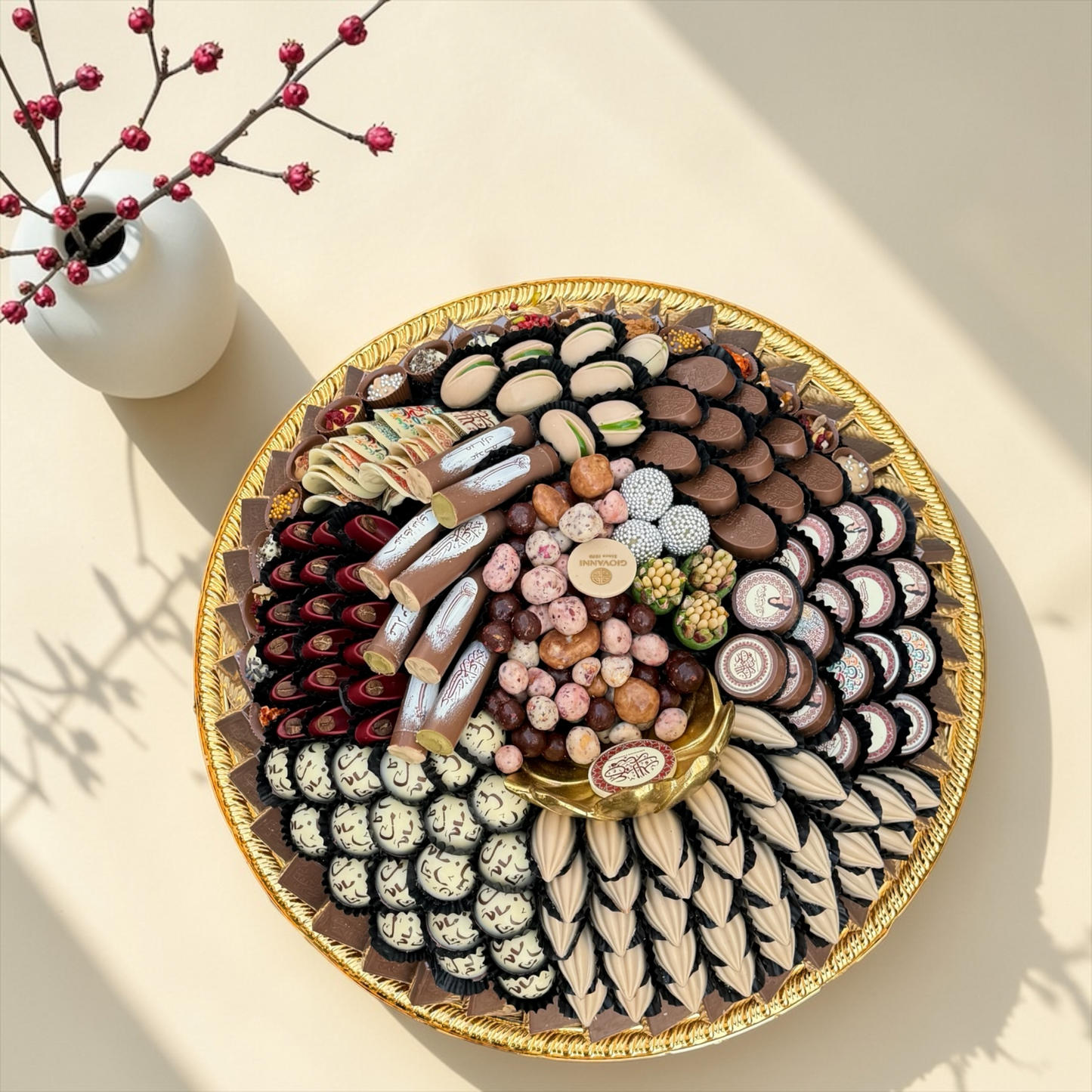 VIP Luxury Chocolate Platter | صحن VIPصحن كبير فاخر بتشكيلة مختارة