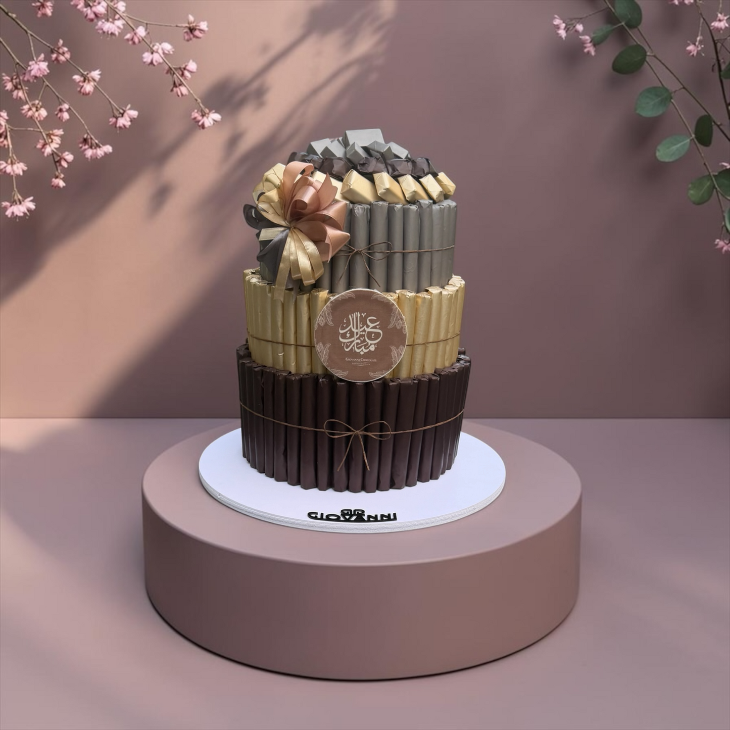 Fine Fair Luxury Pyramid Stand | E72