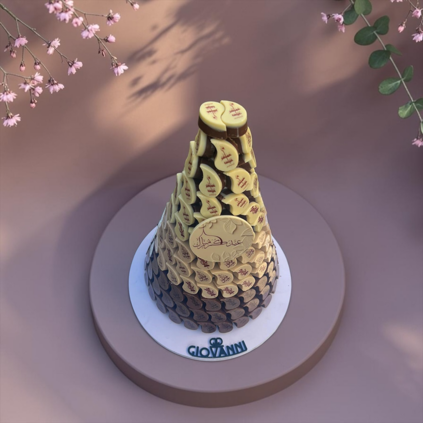 Teardrop Chocolate Pyramid | E96