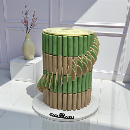 هرم شوكولاتة مروحة مع استيك مخصص
Fan-Style Chocolate Pyramid with Custom Stick