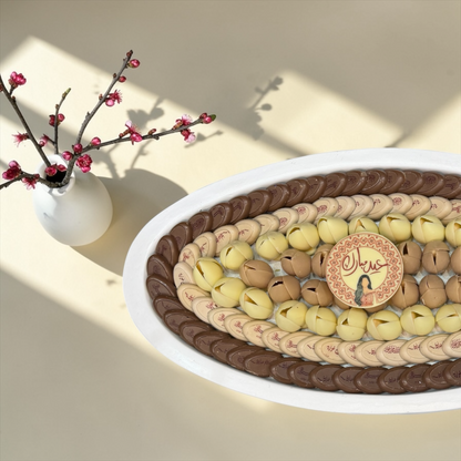 Ceramic Vase with Giovanni Signature Chocolate فاز سيراميك فاخر مع تشكيلة شوكليت سيجنتشر من جيوفاني