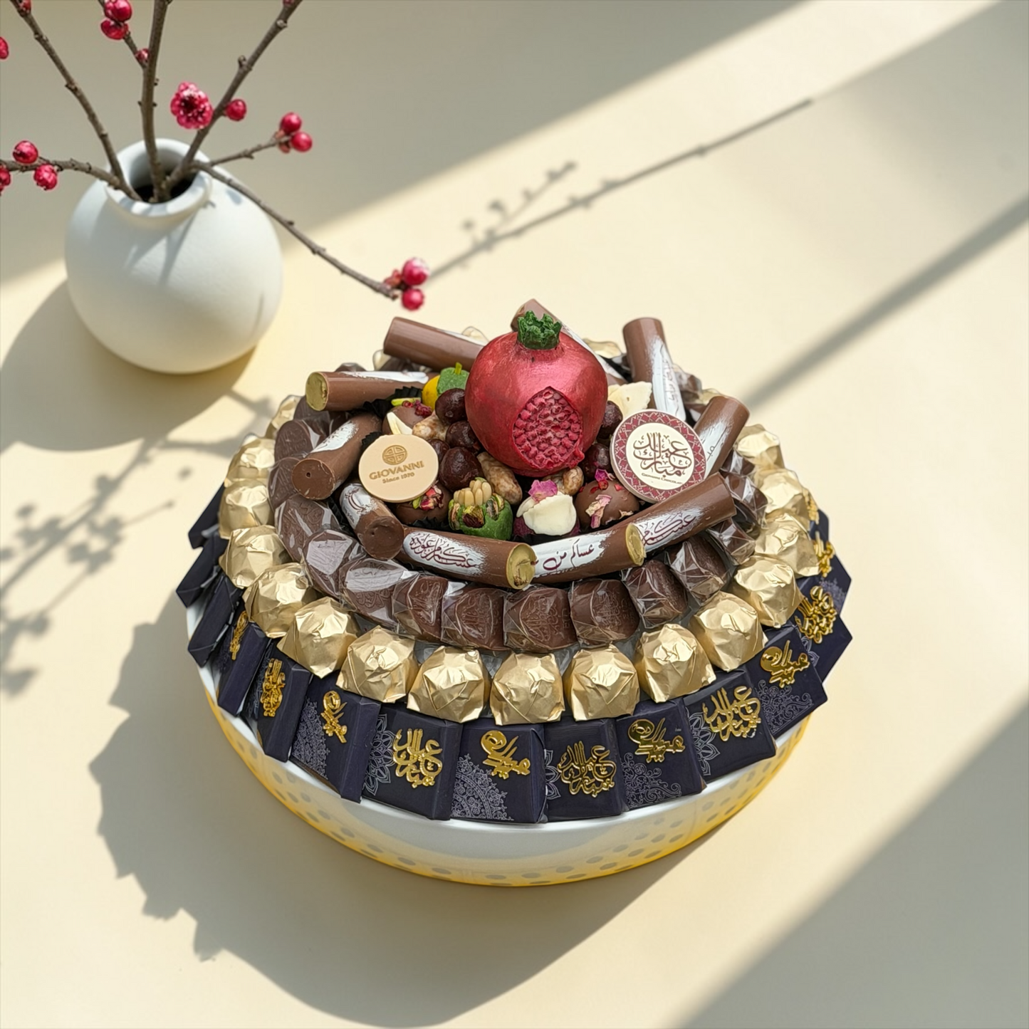 Porcelain Tray with Special Eid Wrapped Chocolates &amp; Signature Chocolates صحن بورسلين مع شوكليت مغلف اسبيشال للعيد مع شوكليت سجنتشر
