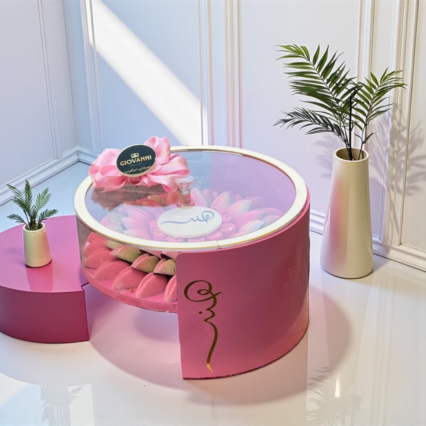 بوكس شوكولاتة أكريليك فاخر بتصميم مخصص – Giovanni Chocolate
Luxury Custom Acrylic Chocolate Box – Giovanni Chocolate