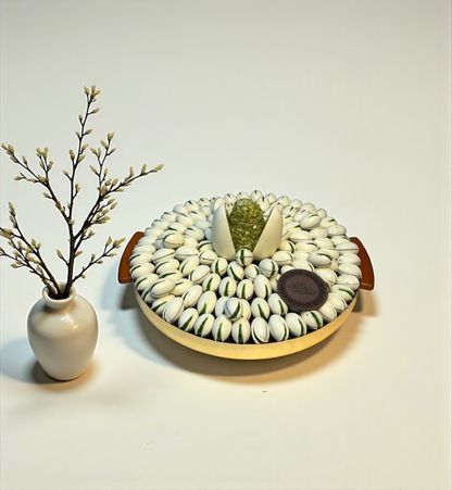 Luxury Stainless Steel Platter — Pistachio Praline, Kunafa & Grand Chocolate Egg صحن ستانلس ستيل فاخر — حبة الفستق والكنافة وبيضة الشوكليت الملكية