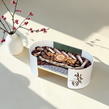 Luxury Oval Acrylic Box – Giovanni Signature Chocolate بوكس اكريليك بيضاوي فاخر مع تشكيلة سيجنتشر من جيوفاني