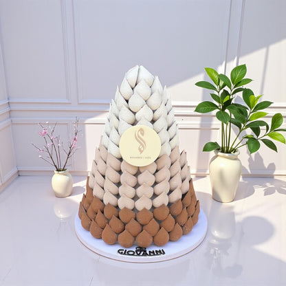 هرم شوكولاتة حبة الجوافة بطباعة مخصصة Guava Chocolate Pyramid with Custom Print