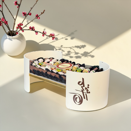 Luxury Oval Acrylic Box – Giovanni Signature Chocolate بوكس اكريليك بيضاوي فاخر مع تشكيلة سيجنتشر من جيوفاني