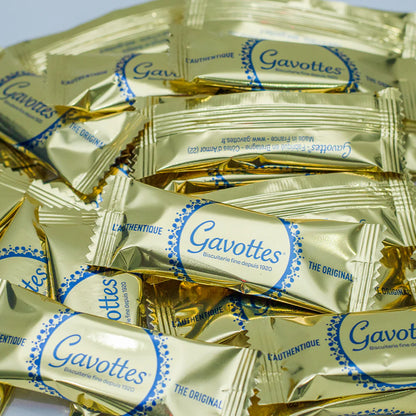 Gavottes Crêpe Dentelle Milk Chocolate – 750g Tin (150 Pieces) Gavottes كريب دينتيل بالشوكولاتة بالحليب – عبوة معدنية 750 جم (150 قطعة)