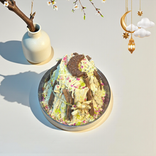 Luxury Acrylic Lantern with Crunchy Flakes & Chocolate Flakes فانوس أكريليك فاخر مع رهش فليك وشوكولاتة فليك