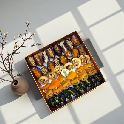 Giovanni Elite Luxury Box – Triple Layer Chocolate & Stuffed Dates   1500g بوكس جيوفاني إيليت – ثلاث طوابق فاخرة بالشوكليت والتمور المحشية