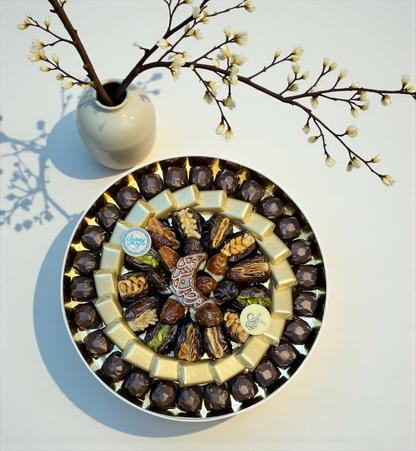 Mixed Carton Platter — Wrapped Chocolate, Dates, Figs & Apricots  صحن كرتون مشكّل — شوكليت مغلف + تمور + تين + مشمش