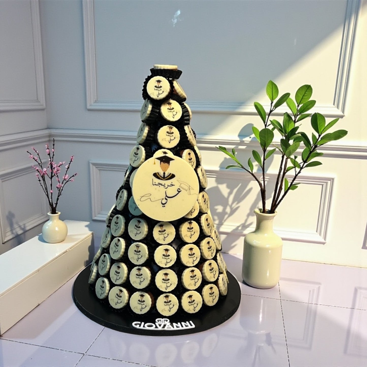 هرم شوكولاتة دائري بطباعة مخصصة  Printed Round Chocolate Pyramid