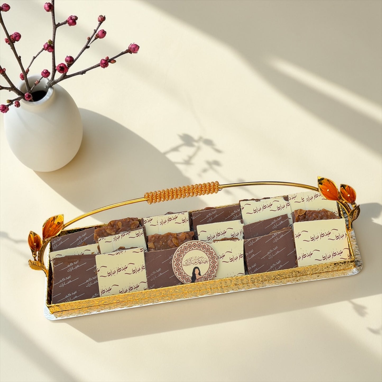 Belgian Chocolate Gold Rectangular Platter | صحن ذهبي مستطيل مع تشكيلة شوكليت مكسر بلجيكي