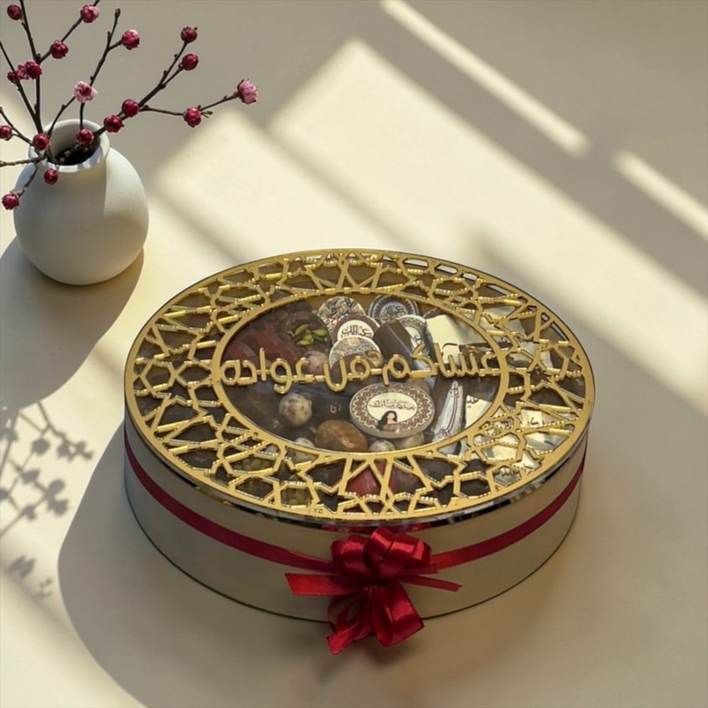 Luxury Chocolate Acrylic Box | بوكس أكريليك فاخر مع تشكيلة شوكليت