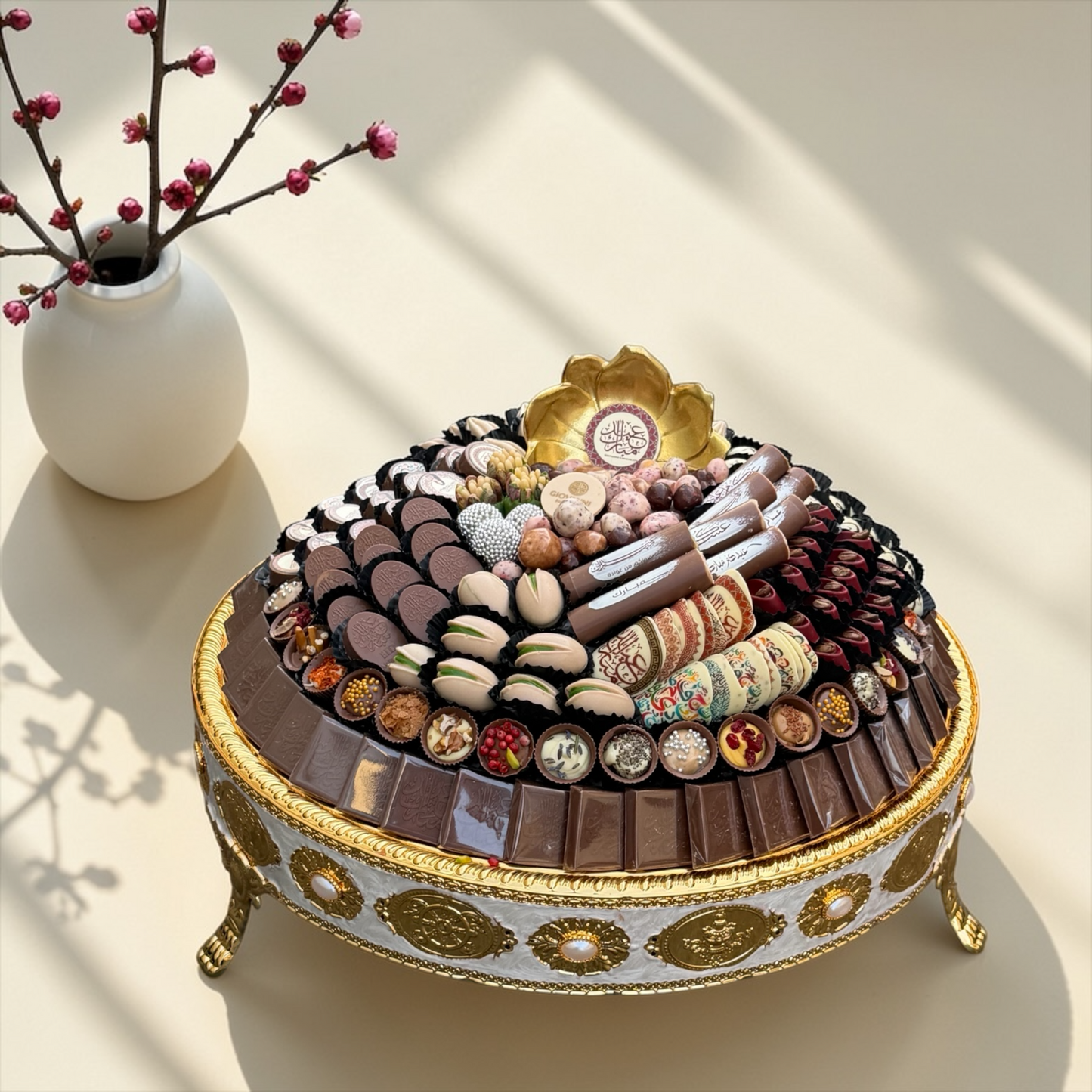 VIP Luxury Chocolate Platter | صحن VIPصحن كبير فاخر بتشكيلة مختارة