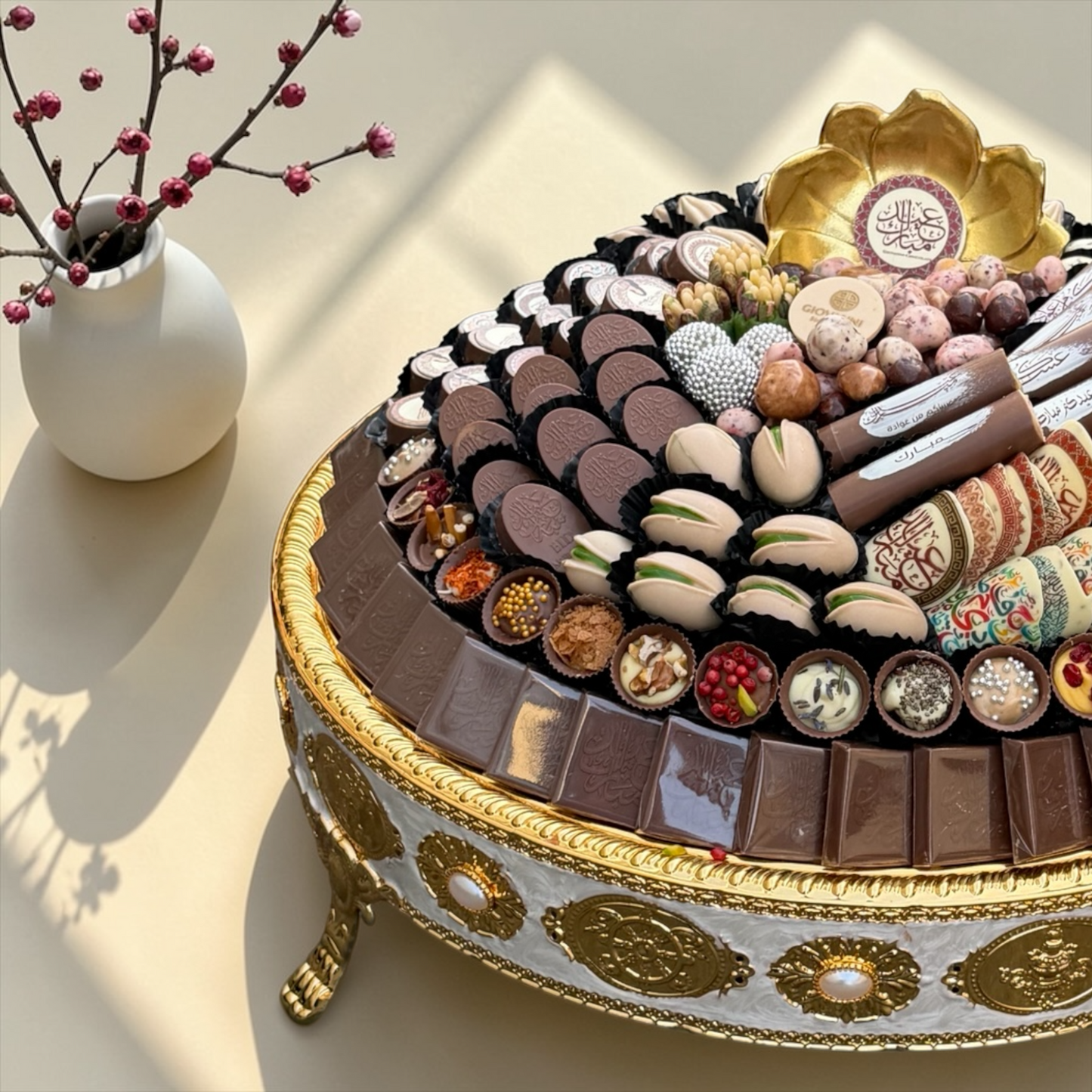 VIP Luxury Chocolate Platter | صحن VIPصحن كبير فاخر بتشكيلة مختارة