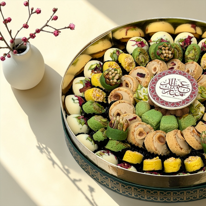 Eid Premium Collection Gift Set | باكديج بريميوم عيد الفطر مع حامل أكريليك