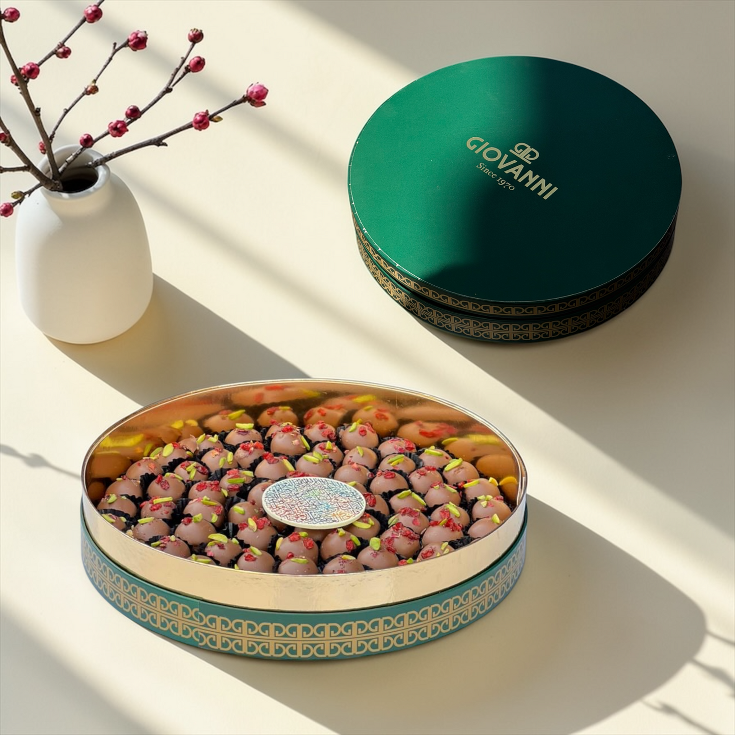 Eid Premium Collection Gift Set | باكديج بريميوم عيد الفطر مع حامل أكريليك