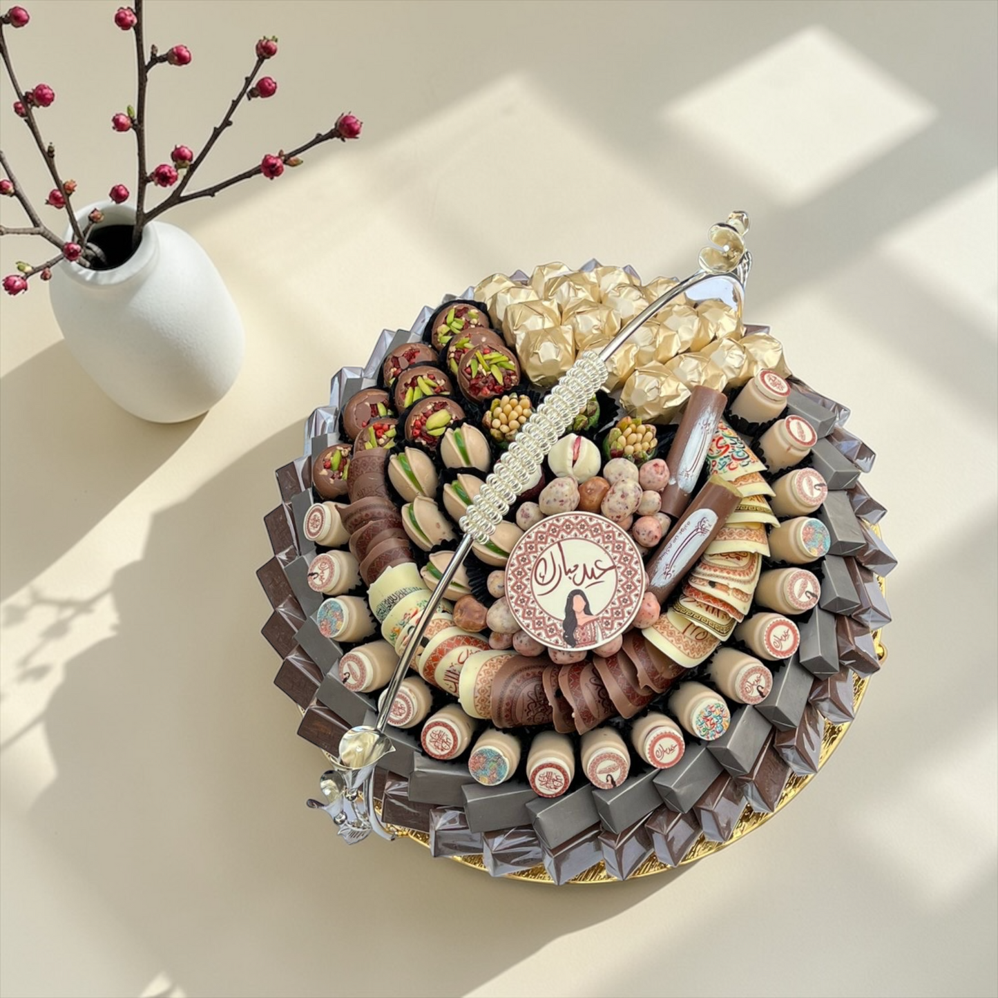 Luxury Belgian Chocolate Golden Platter | صحن ذهبي فاخر مع تشكيلة شوكليت بلجيكي