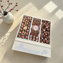 Eid Luxury Chocolate Wooden Platter | صحن شوكليت فاخر للعيد على صحن خشبي