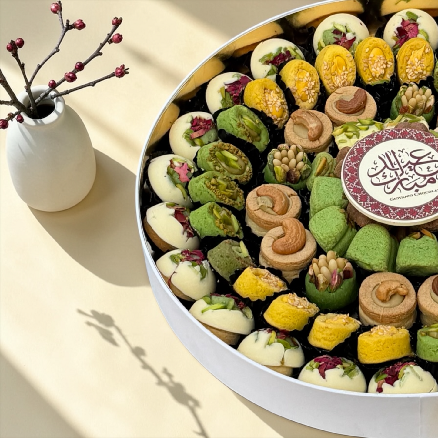 French Petit Four Assorted Box | بوكس بيتي فور فرنسي مشكل