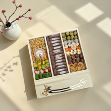 Wooden Box with Chocolate, Petit Four & Savory Selection | بوكس خشبي بغطاء شفاف مع شوكليت وبيتي فور وموالح