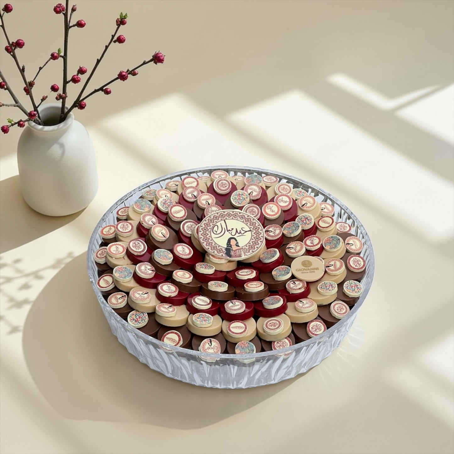 Eid Printed Round Chocolate Acrylic Platter | صحن أكريليك مع شوكليت راوند مطبوع بثيم العيد