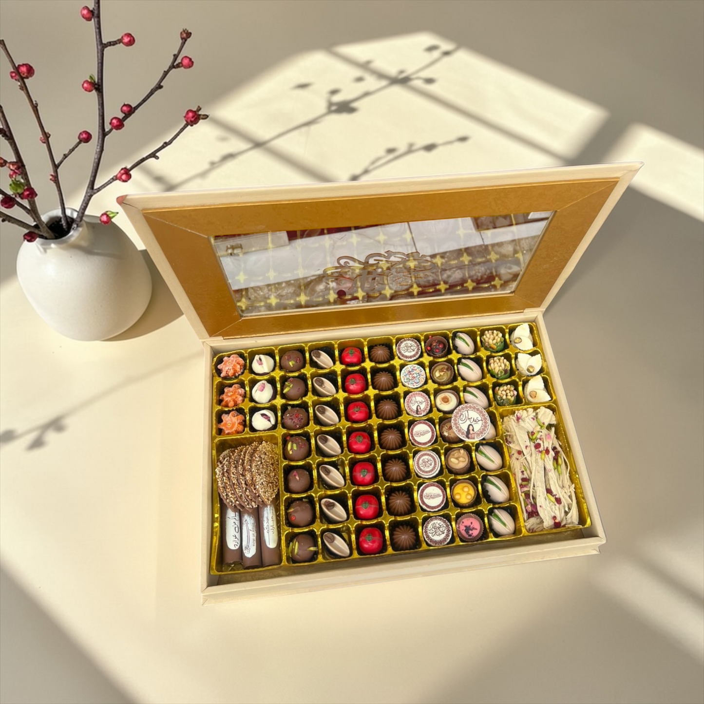 Luxury Leather Mixed Dessert Box | بوكس جلد فاخر بتشكيلة شوكليت وحلويات