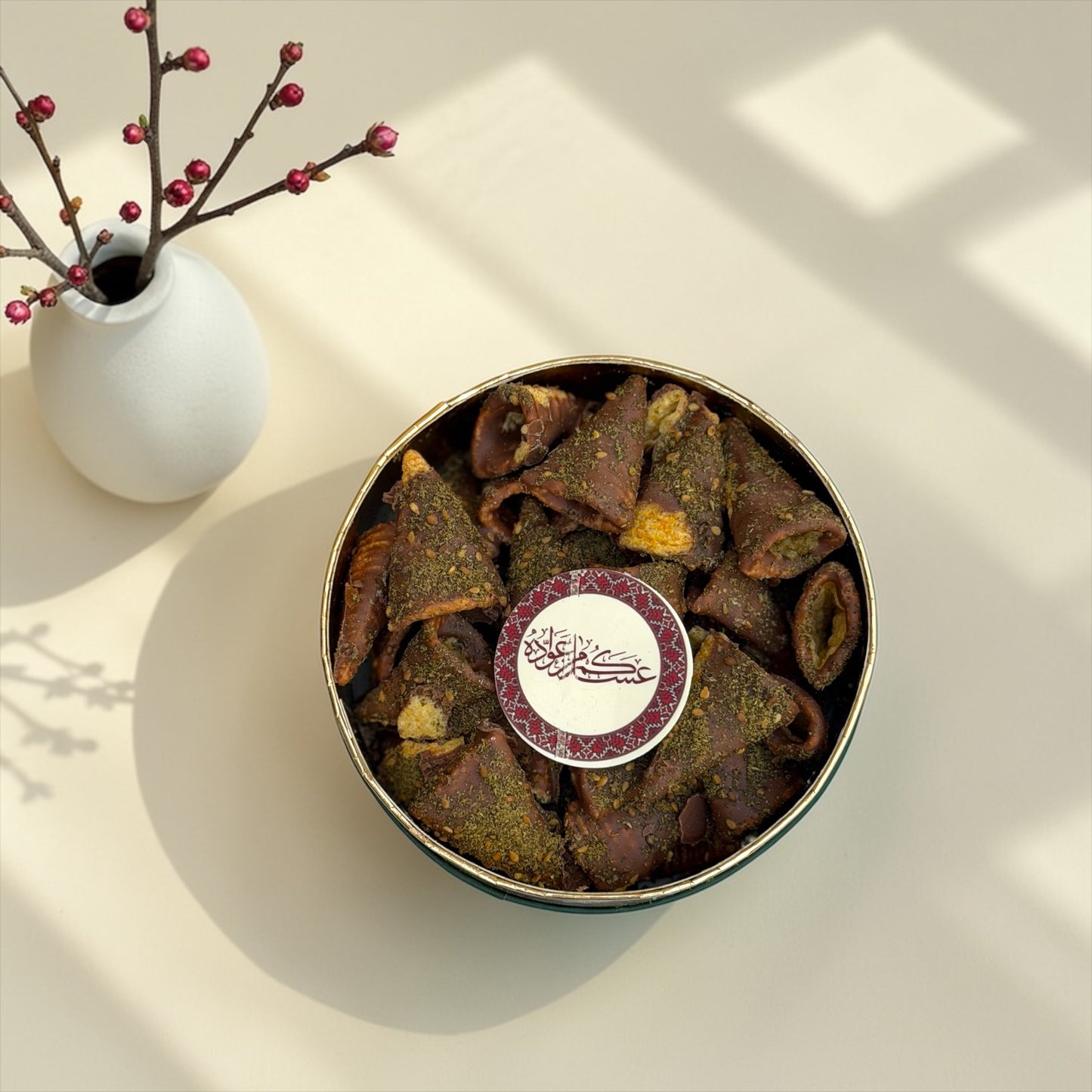 Pretzel Bites with Milk & White Chocolate Box | بوكس بريتزل بالزعتر مع شوكليت ميلك ووايت