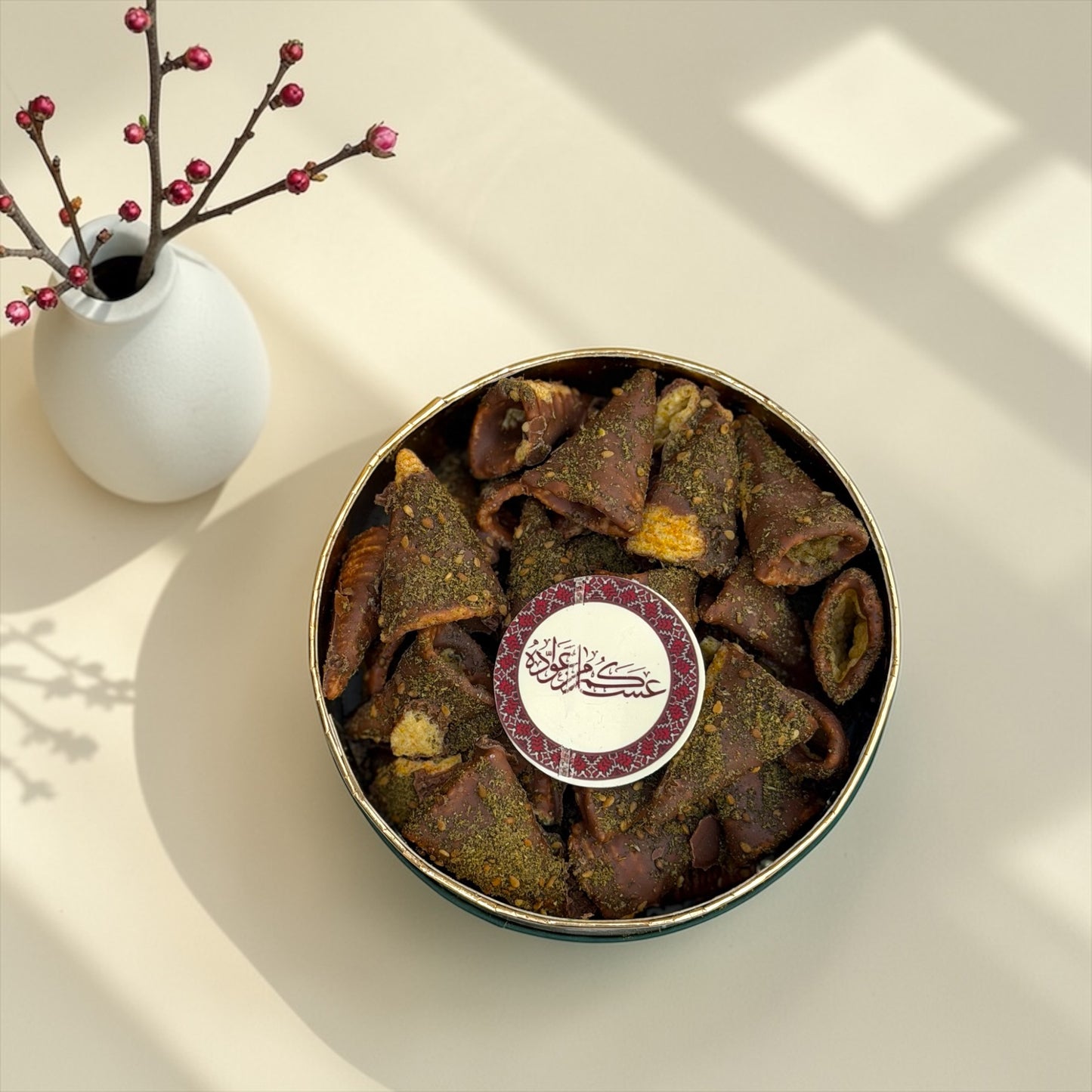 Pretzel Bites with Milk & White Chocolate Box | بوكس بريتزل بالزعتر مع شوكليت ميلك ووايت