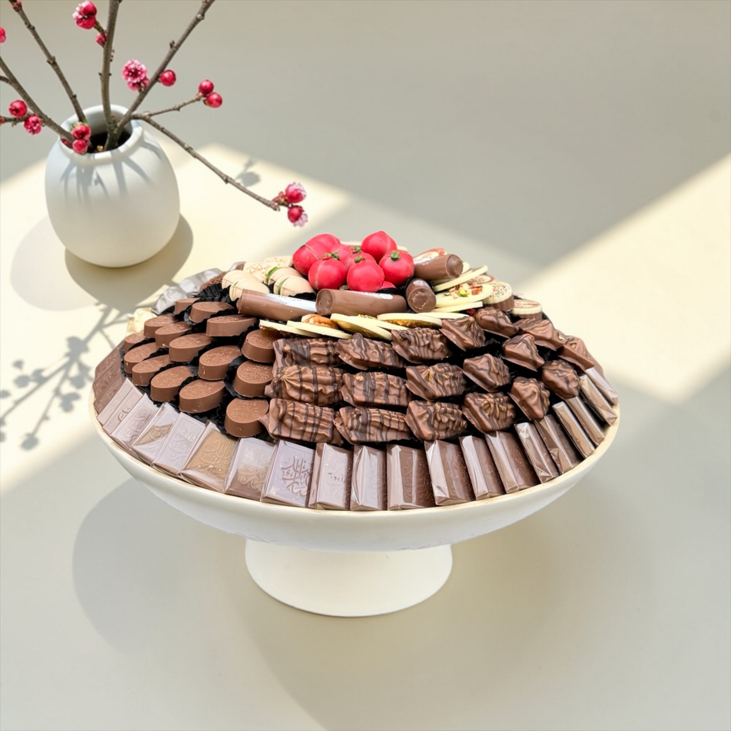 Luxury Bamboo VIP Platter – Giovanni Signature Chocolate Selection صحن بامبو فاخر VIP مع تشكيلة سيجنتشر من جيوفاني شوكليت