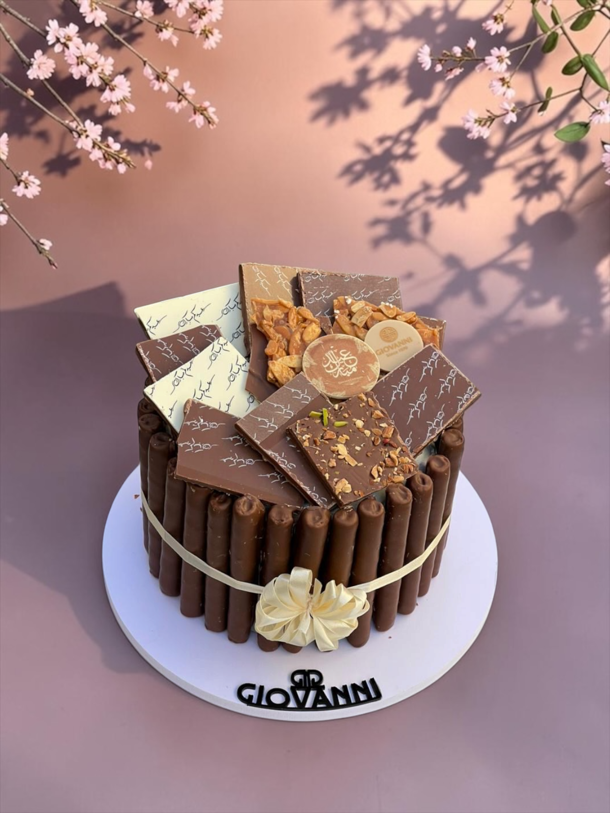Fine Wafer Pyramid with Crushed Chocolate | EO149