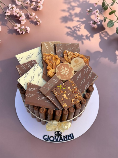 Fine Wafer Pyramid with Crushed Chocolate | EO149